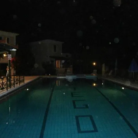 Portego Hotel 2*